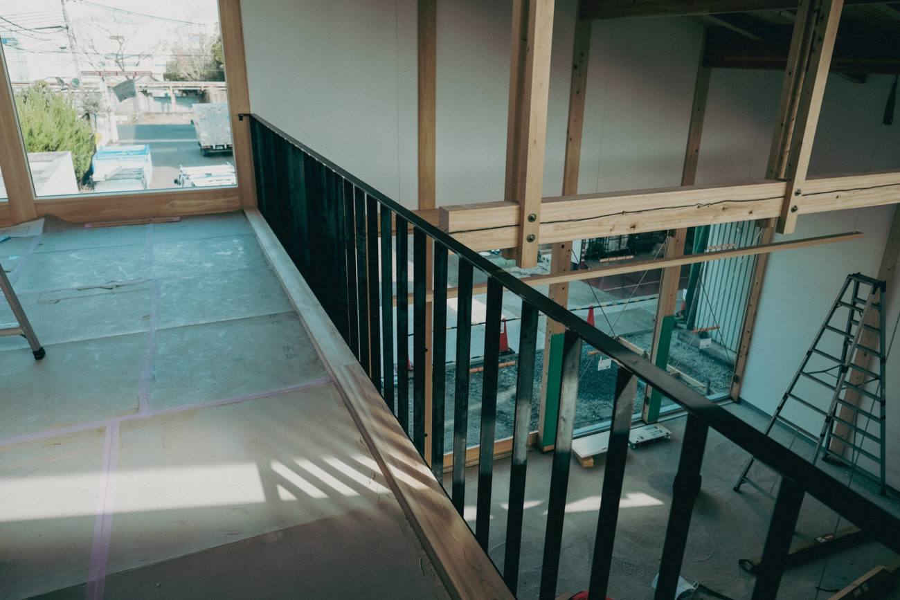 石山のギャラリー　手すりの取付